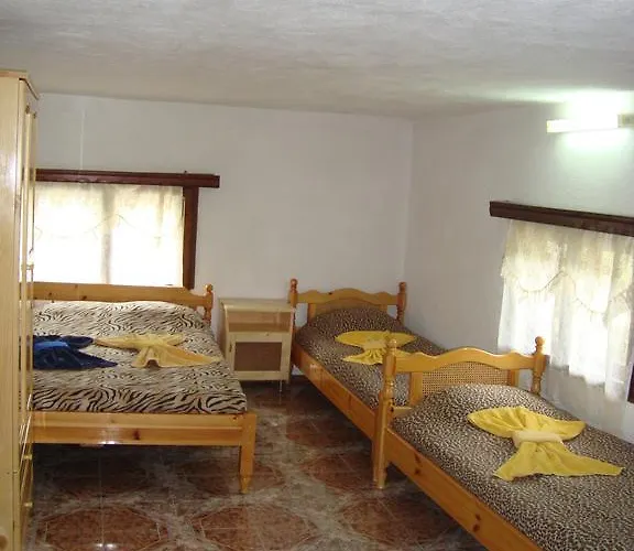 Kuma Lissa Guest house *