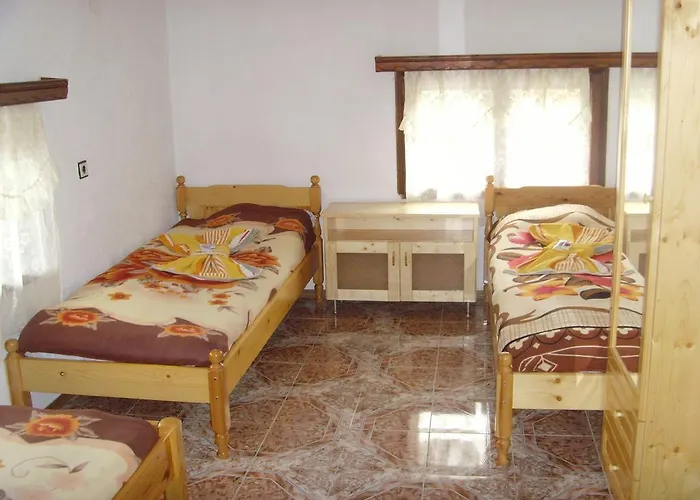 Kuma Lissa Guest house *