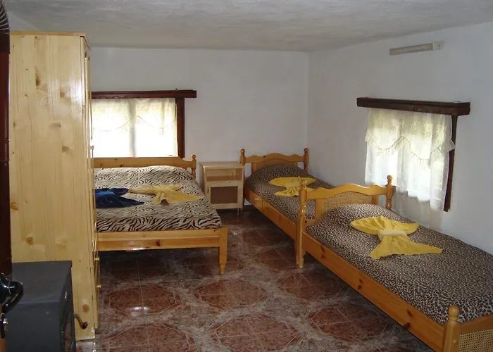 Kuma Lissa Guest house *